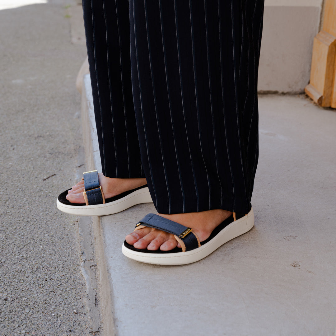 Line - Dark Navy – woden.com