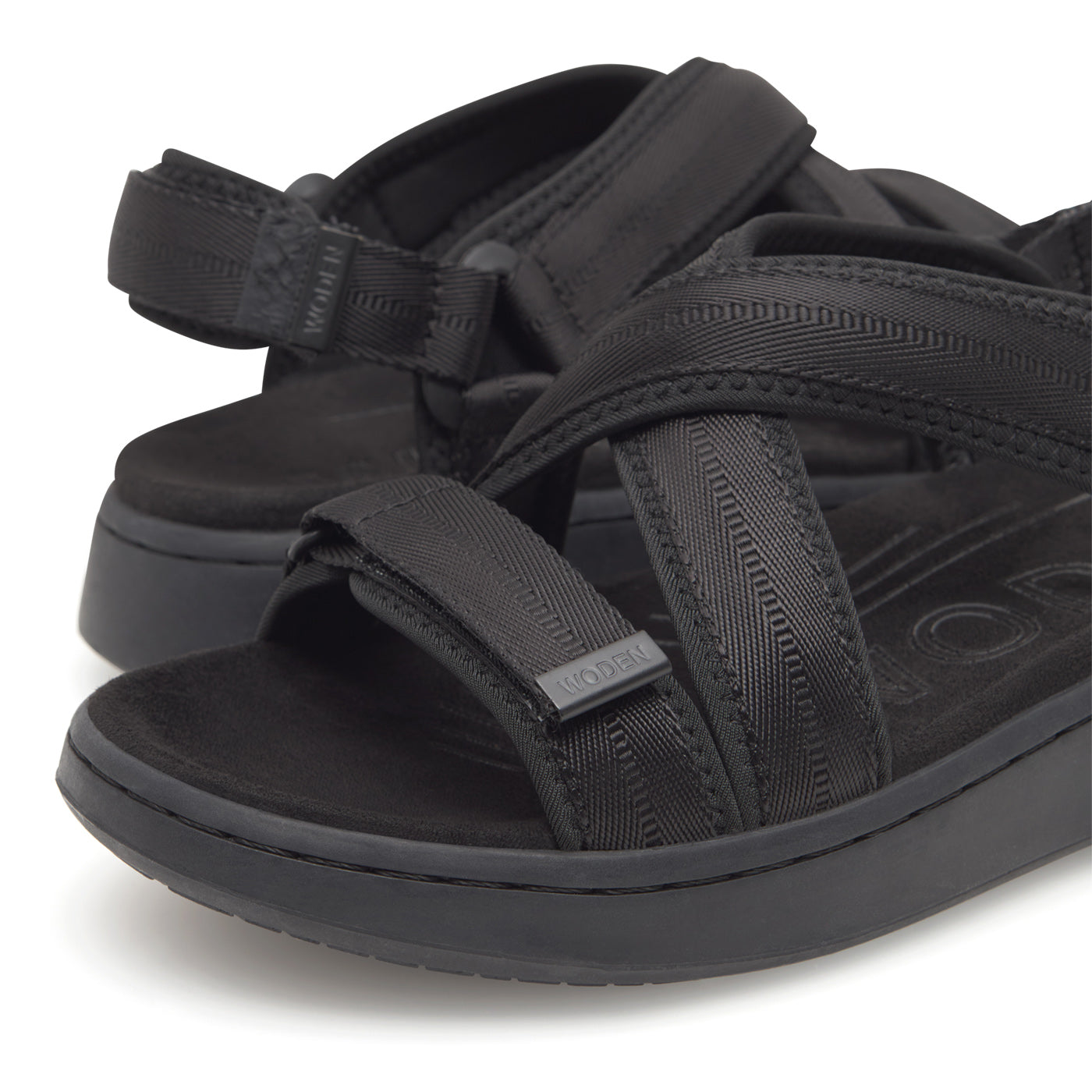 WODEN Line Cross Sandals 020 Black