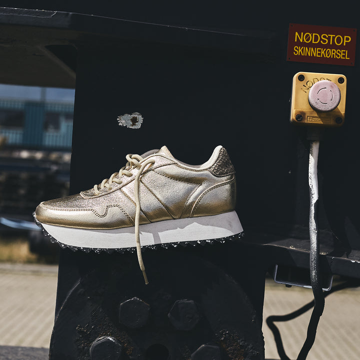 Nora_III_Plateau_Metallic_Leat