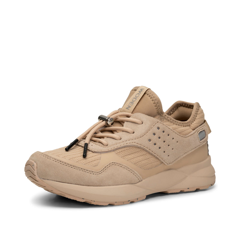 Fila tan clearance sneakers