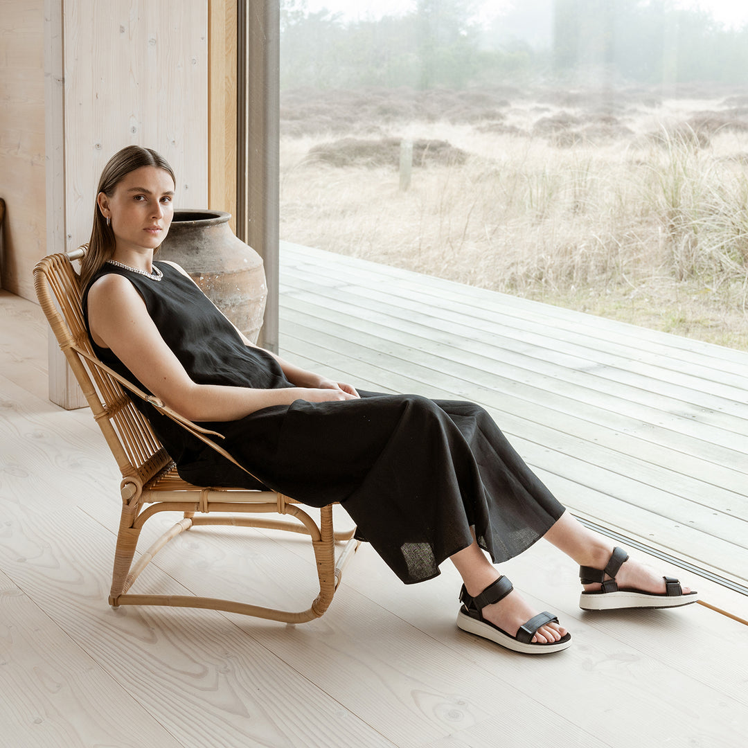 Line - Black – woden.com