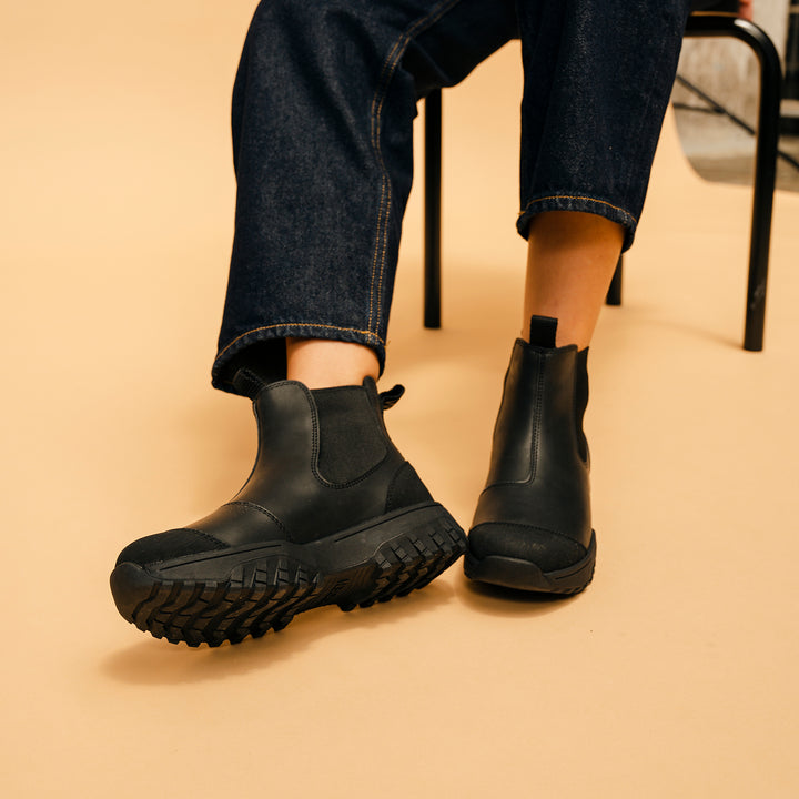 Magda Track Waterproof Black woden