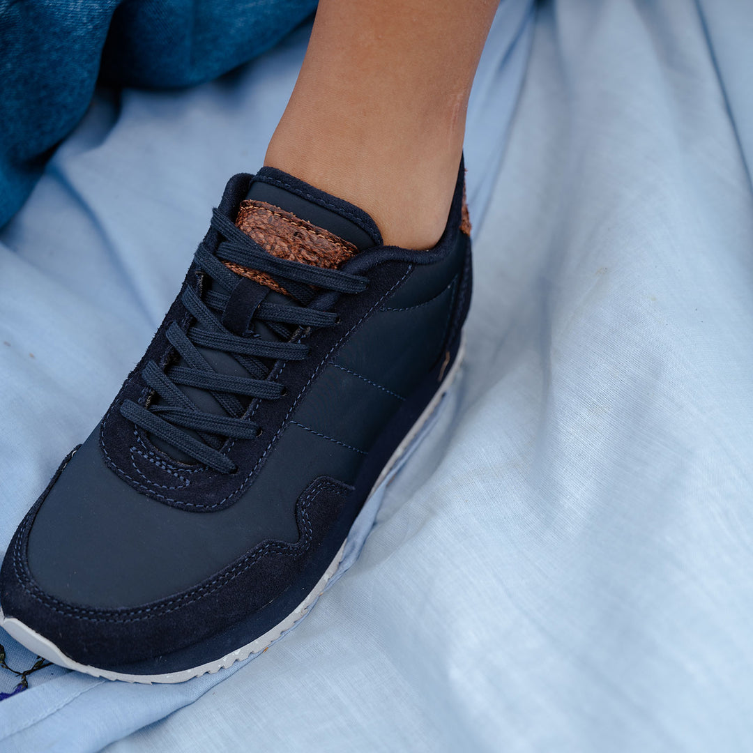 Nora III Leather Dark Navy woden